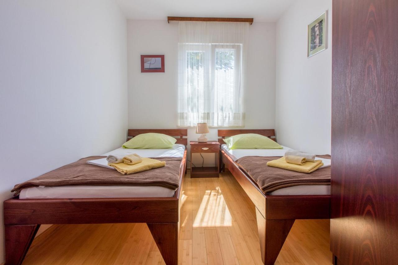 Apartments Robic Selce Esterno foto