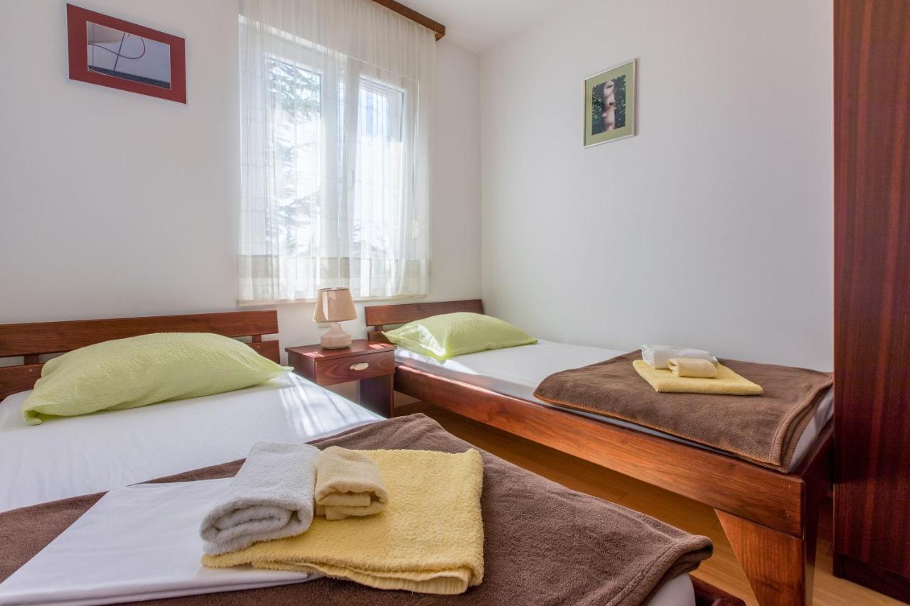 Apartments Robic Selce Esterno foto