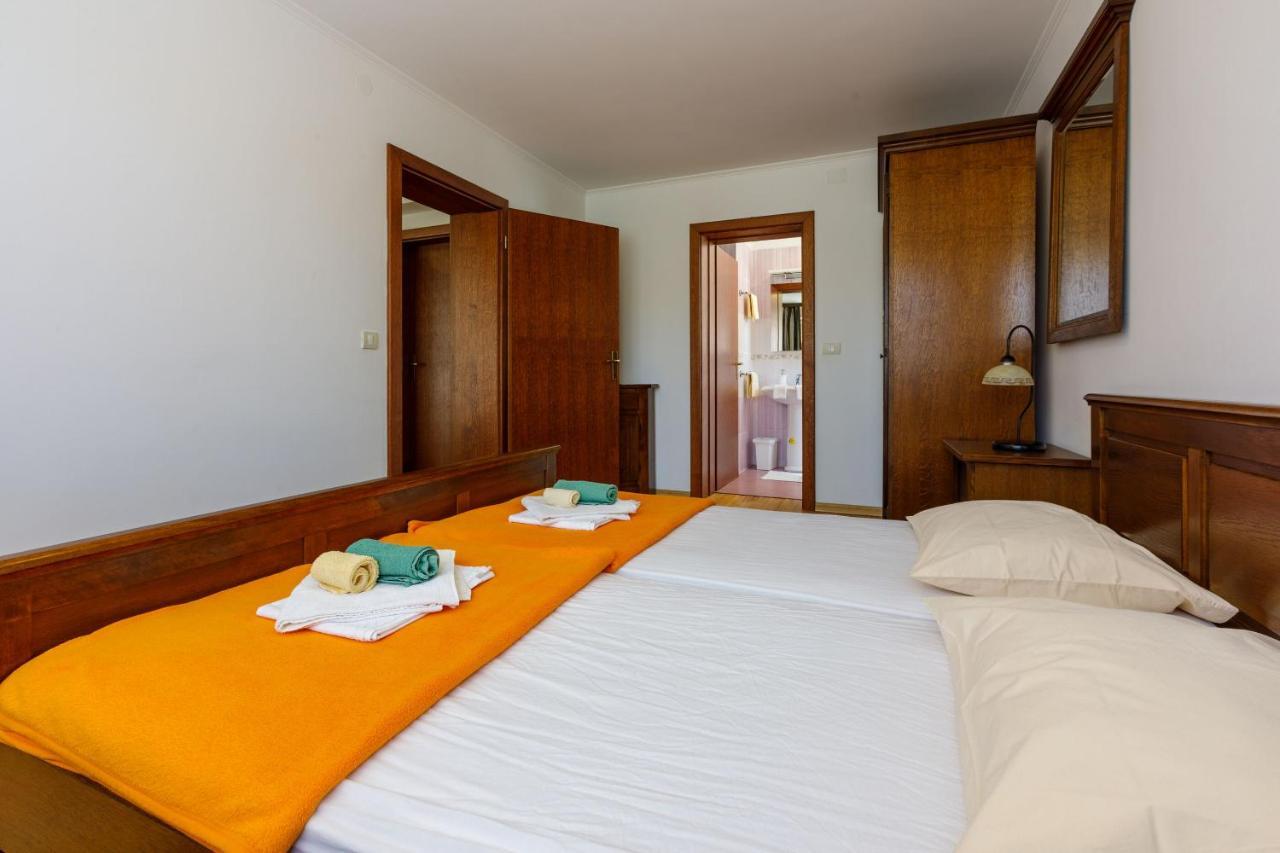 Apartments Robic Selce Esterno foto