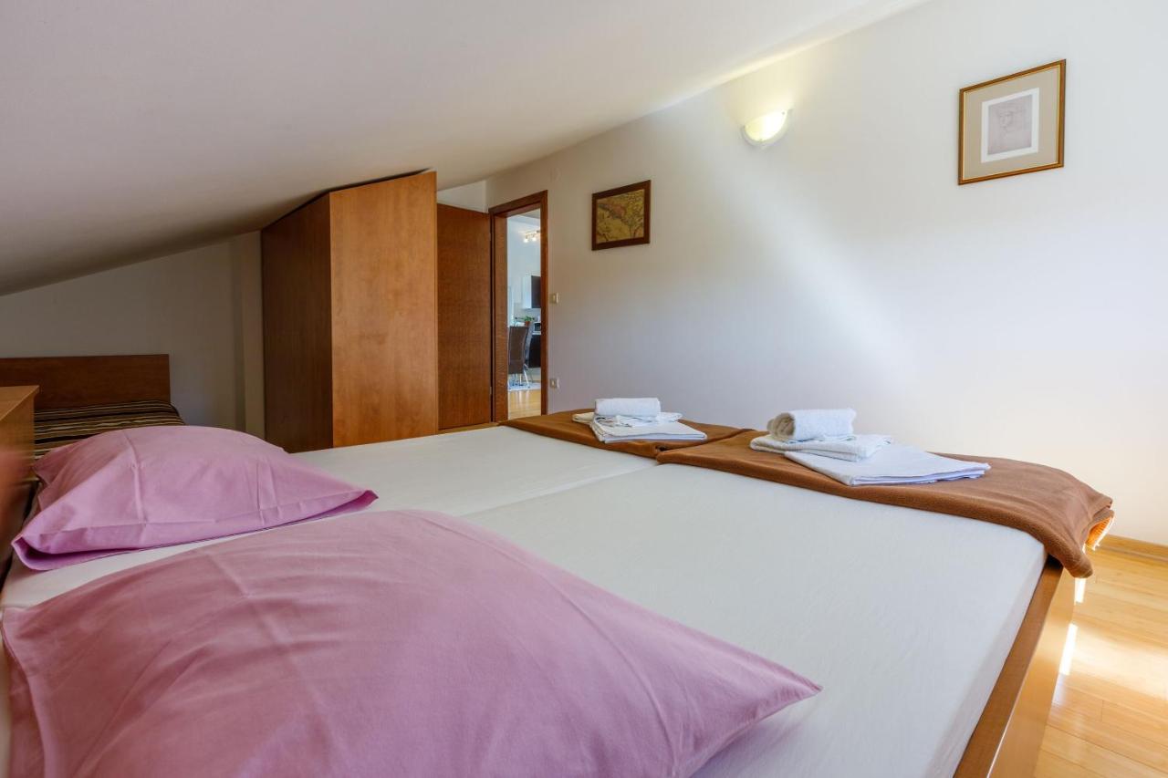 Apartments Robic Selce Esterno foto