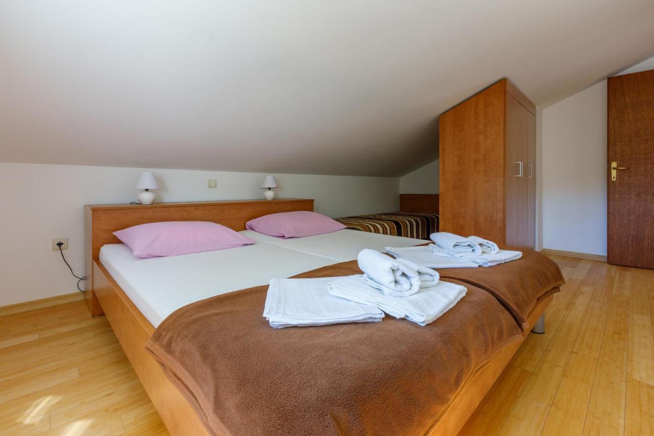Apartments Robic Selce Esterno foto