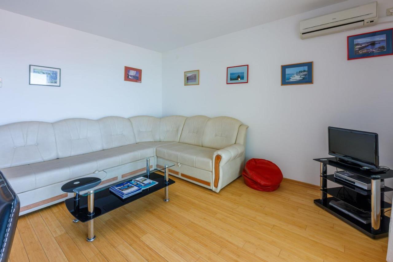 Apartments Robic Selce Esterno foto